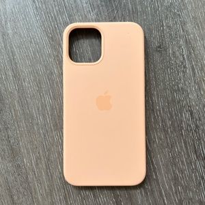 IPhone 12|12 Pro Silicone Case With MagSafe- Cantaloupe